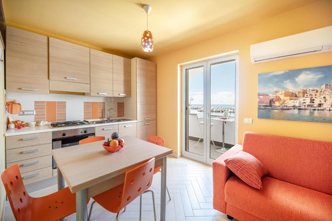 Casa Cinzia In Marina Di Corricella Villa Procida Exterior foto